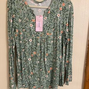 NWT green floral tunic, long sleeve, super comfortable
